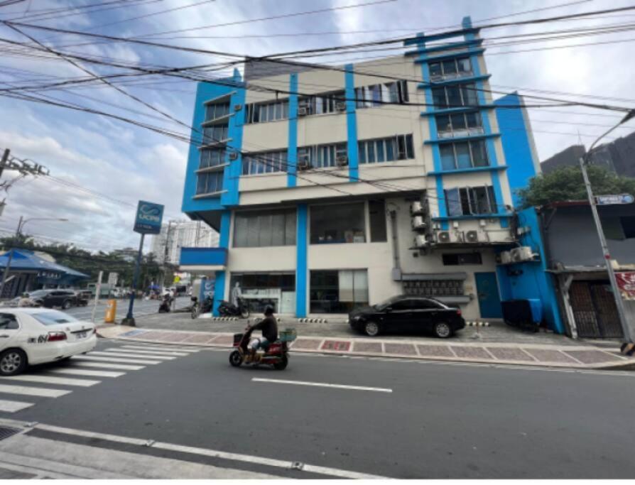 Jp Santiago Makati J307 * Manila